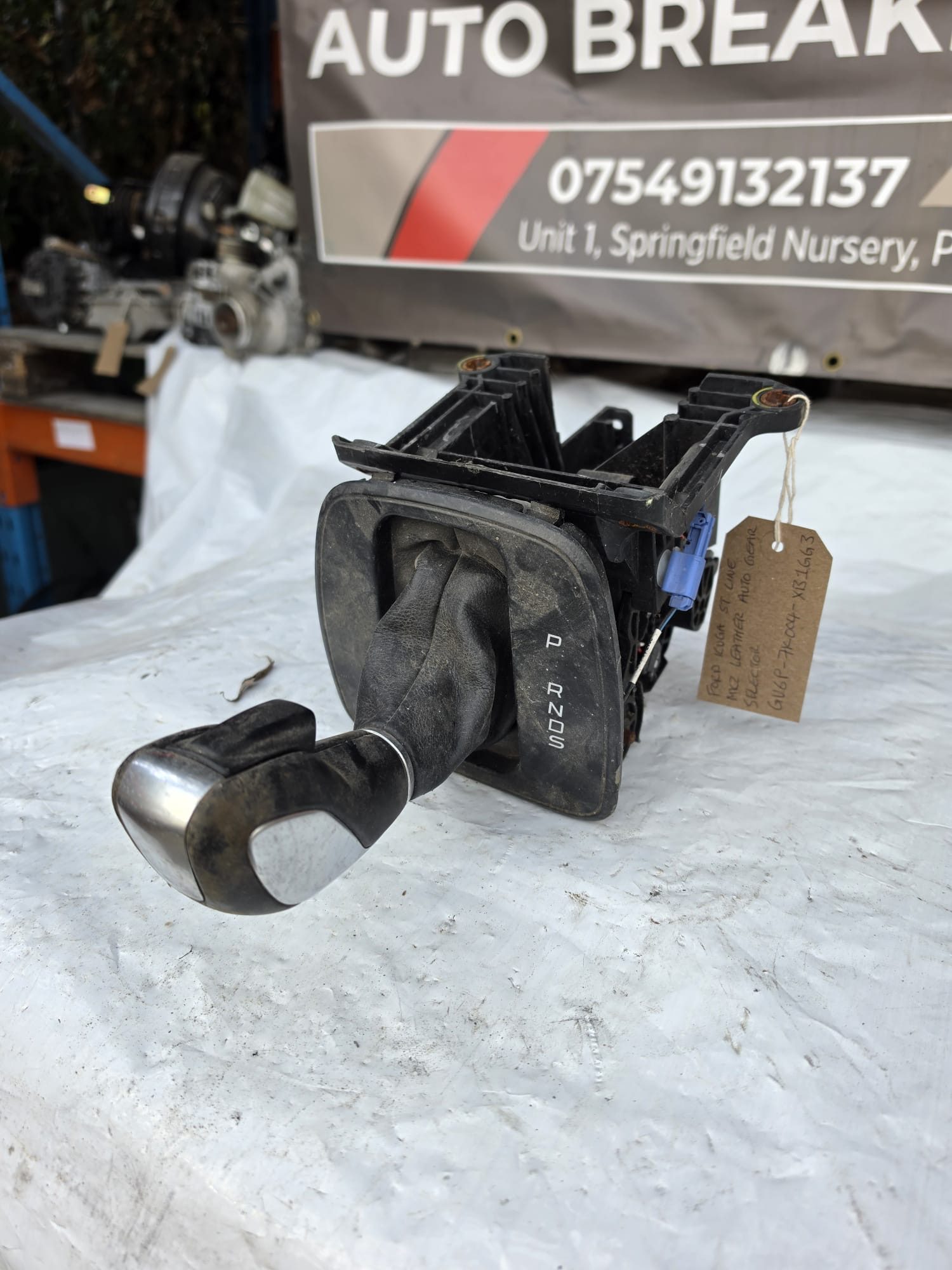 FORD KUGA ST-LINE MK2 LEATHER AUTO GEAR SELECTOR GV6P-7K004-XB1GG3 - Image 2