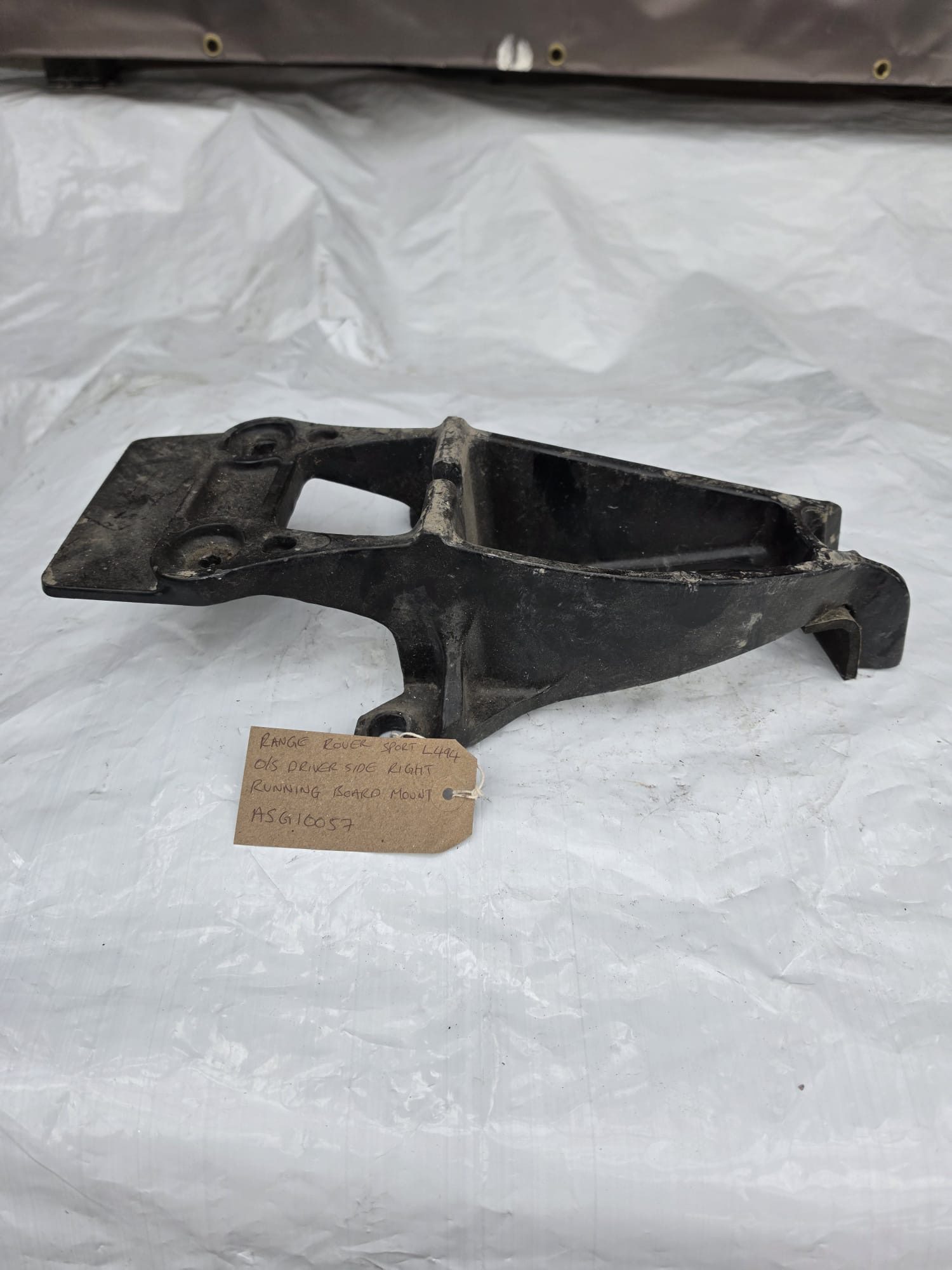 RANGE ROVER SPORTS L494 O/S DRIVER SIDE RIGHT RUNNING BOARD MOUNT ASG10057 - Image 2