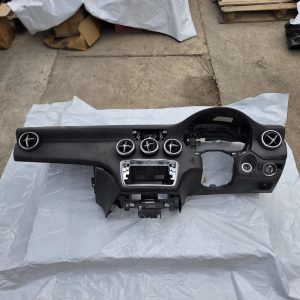 MERCEDES A CLASS W176 DASHBOARD ASSEMBLY AND PASSENGER AIRBAG 1100268X / 176860000 0028