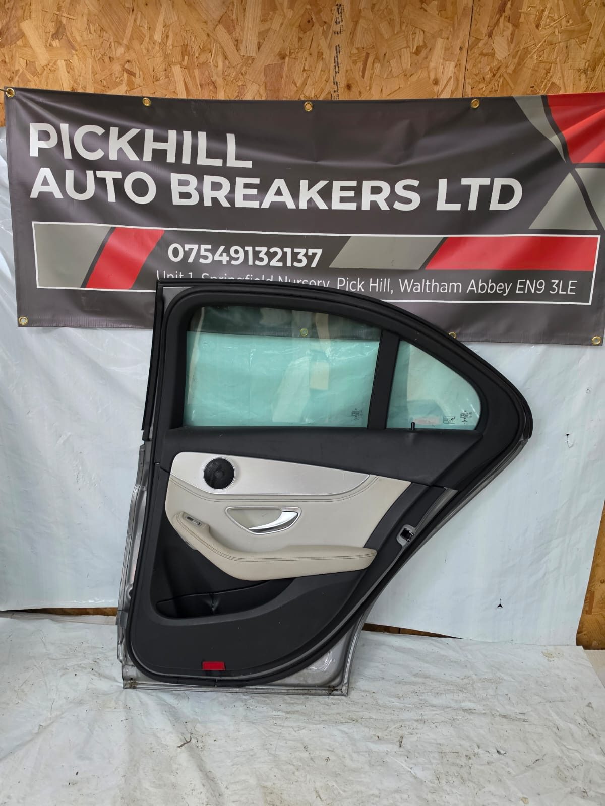*MERCEDES C CLASS W205 2015 REAR DRIVER DOOR - Image 2