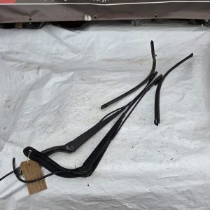 MERCEDES SPRINTER W906 MK2 FRONT WINDSCREEN WIPER ARMS PAIR A0018206144 / A0018200744