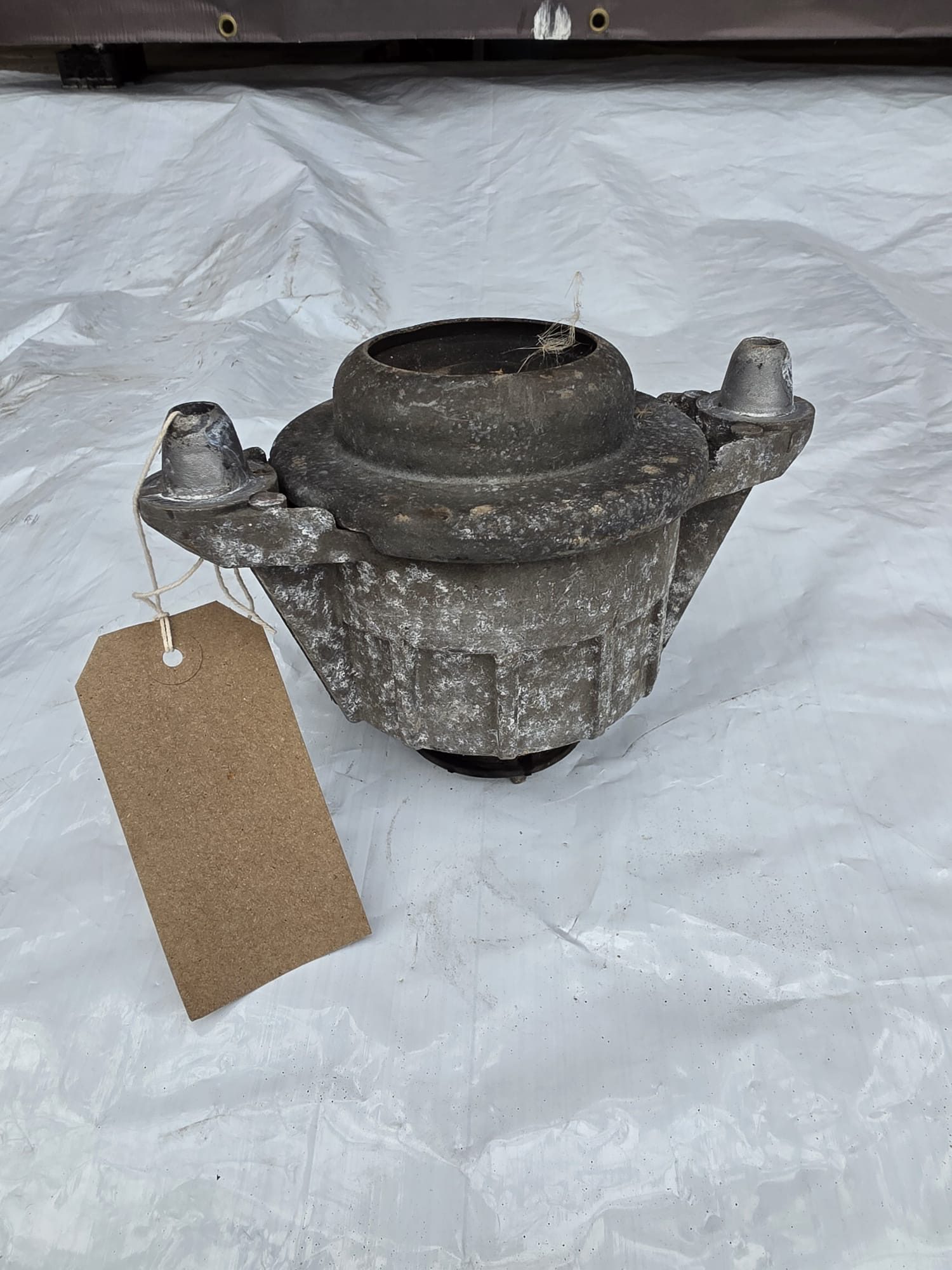 MERCEDES C CLASS C180 W204 2010 1.6 PETROL ENGINE MOUNT A2042400117 - Image 2