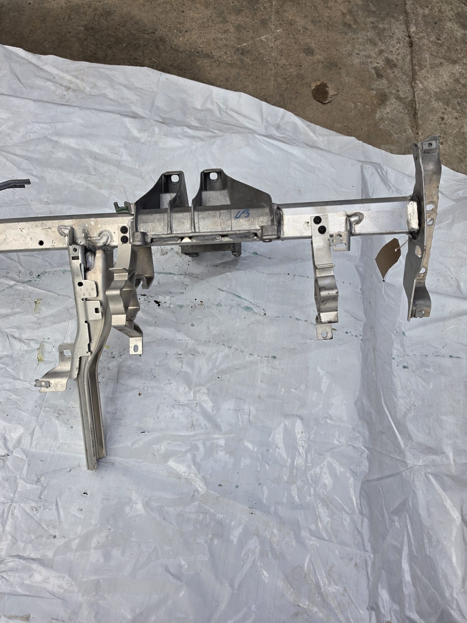 MERCEDES C CLASS W204 RHD DASHBOARD CROSSMEMBER FRAME BAR A2046800155 - Image 2