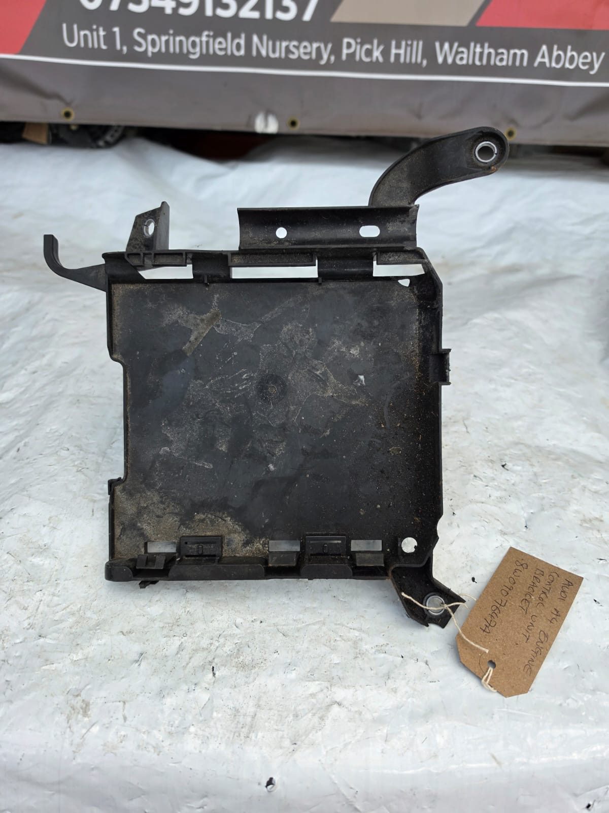 AUDI A4 ENGINE CONTROL UNIT BRACKET 8W0907647A - Image 4