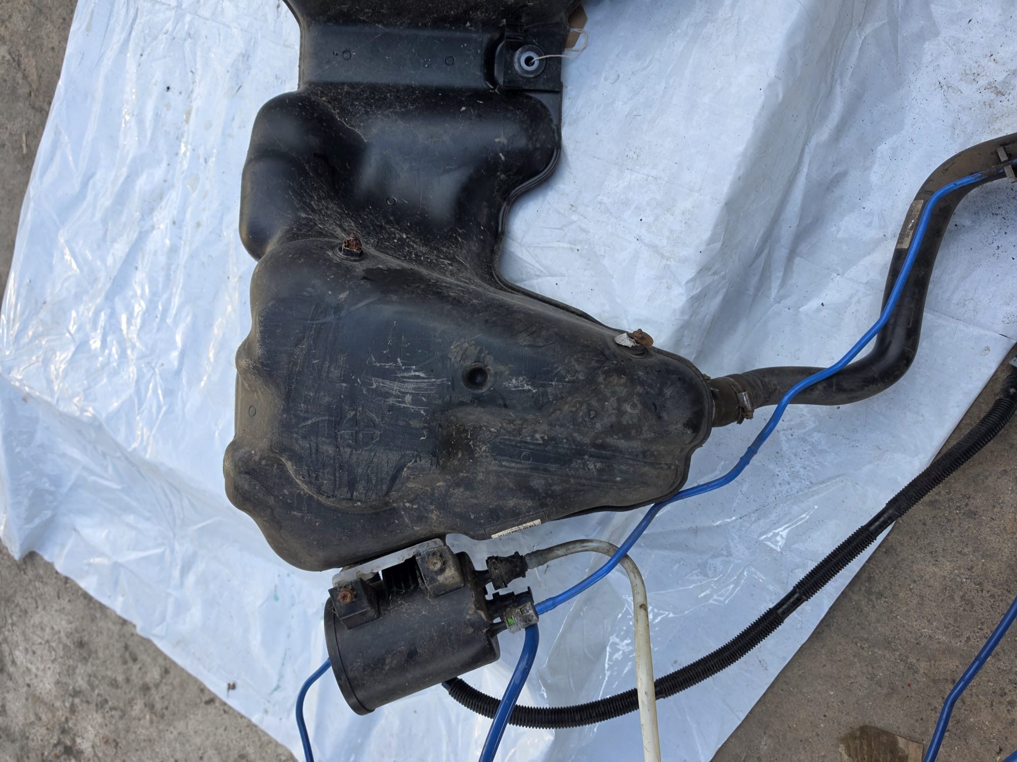 BMW 1 SERIES F21 2014 FUEL TANK 4039212AA - Image 3