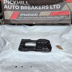 MERCEDES C CLASS W204 BATTERY TRAY HOLDER A2046280218